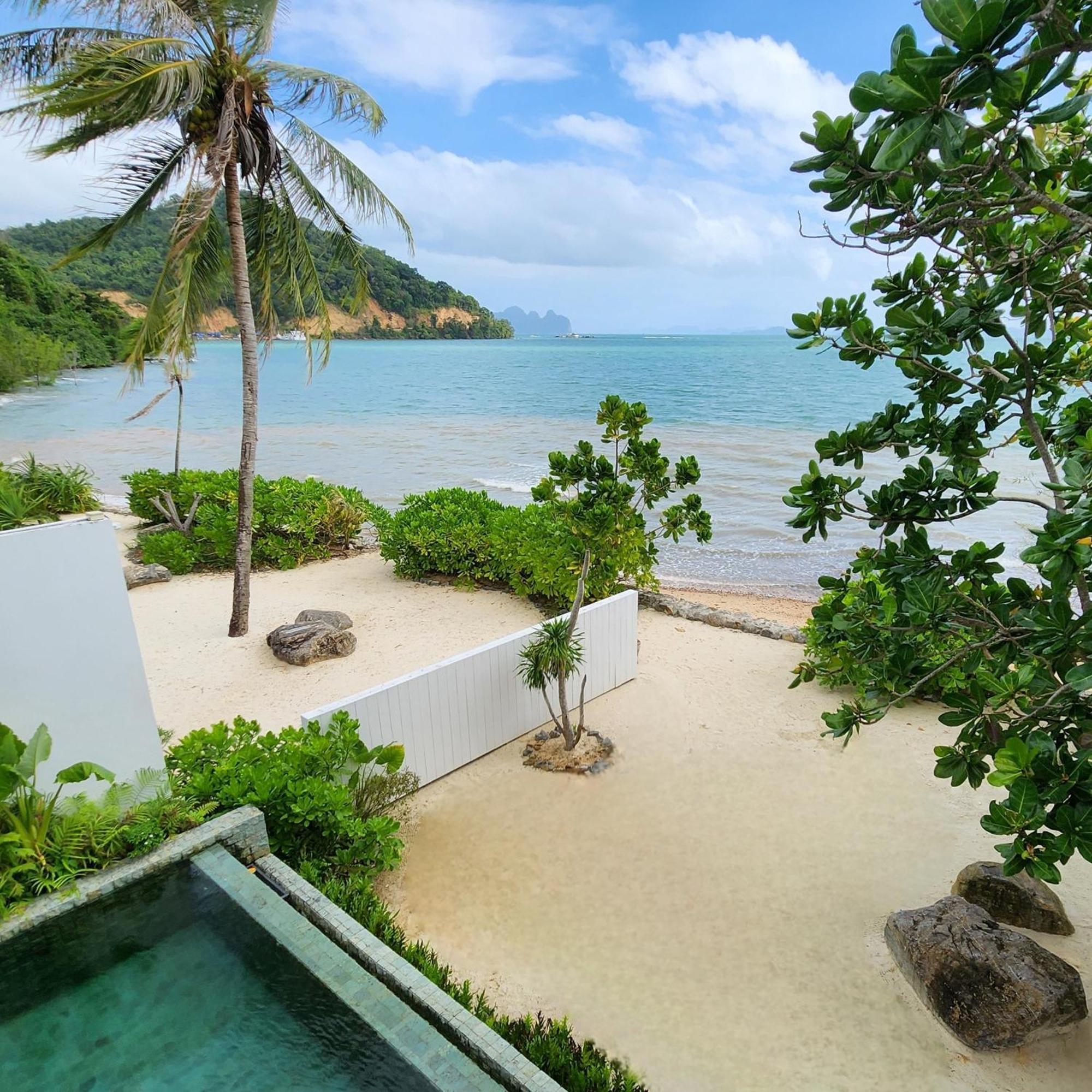 Luxury Beachfront Amana 4 Bedroom At Ta-ke A Vila
