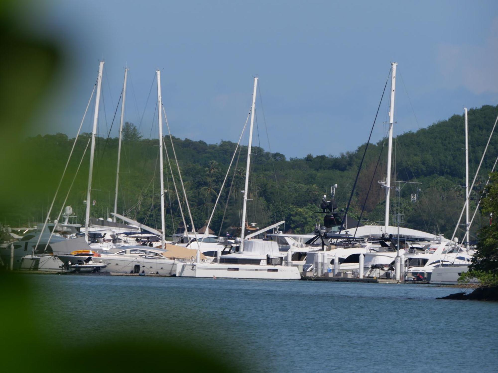 Luxury Beachfront Amana 4 Bedroom At Ta-ke A Vila Phuket