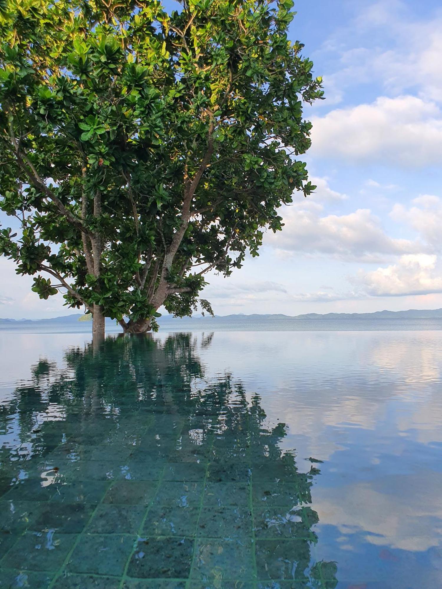 Luxury Beachfront Amana 4 Bedroom At Ta-ke A Vila Phuket