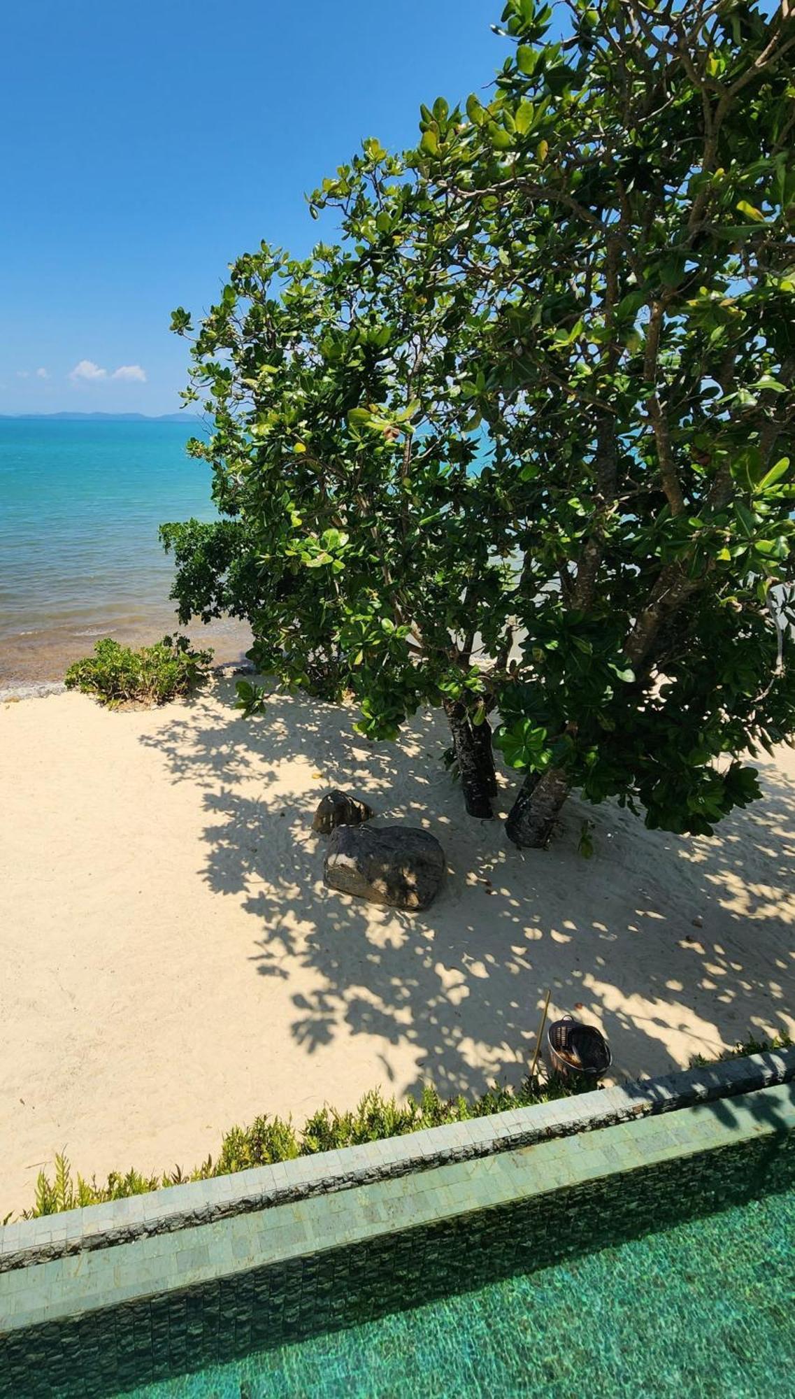 Luxury Beachfront Amana 4 Bedroom At Ta-ke A Vila Phuket