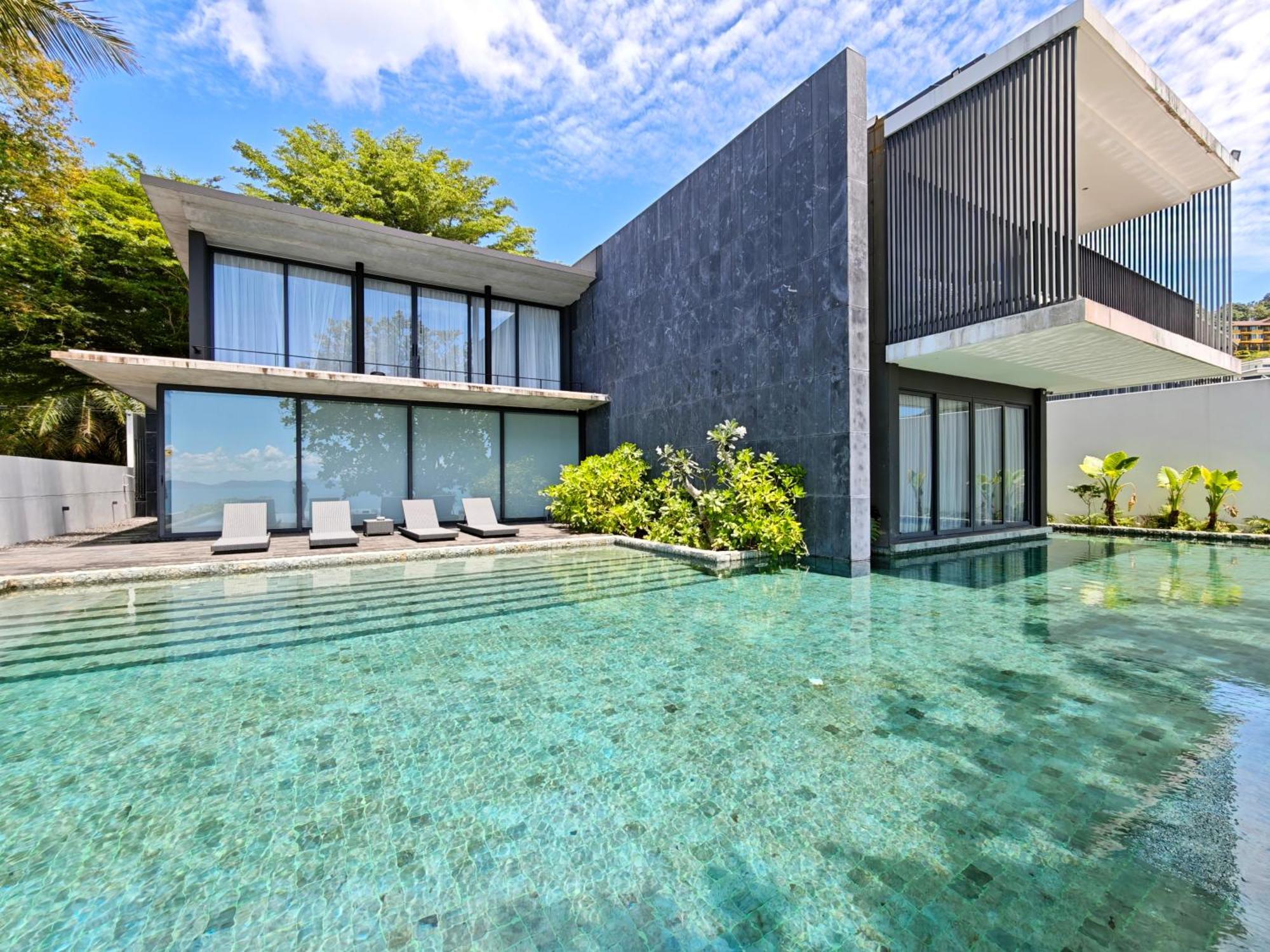 Luxury Beachfront Amana 4 Bedroom At Ta-ke A * Phuket